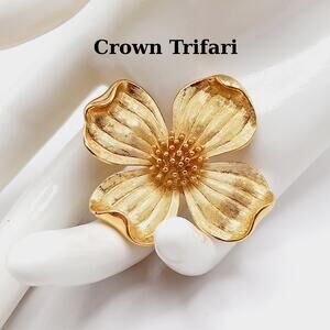 Vintage Crown Trifari Dogwood Brooch, Gold Plated Floral Pin, 1 3/4 Inch, Signed